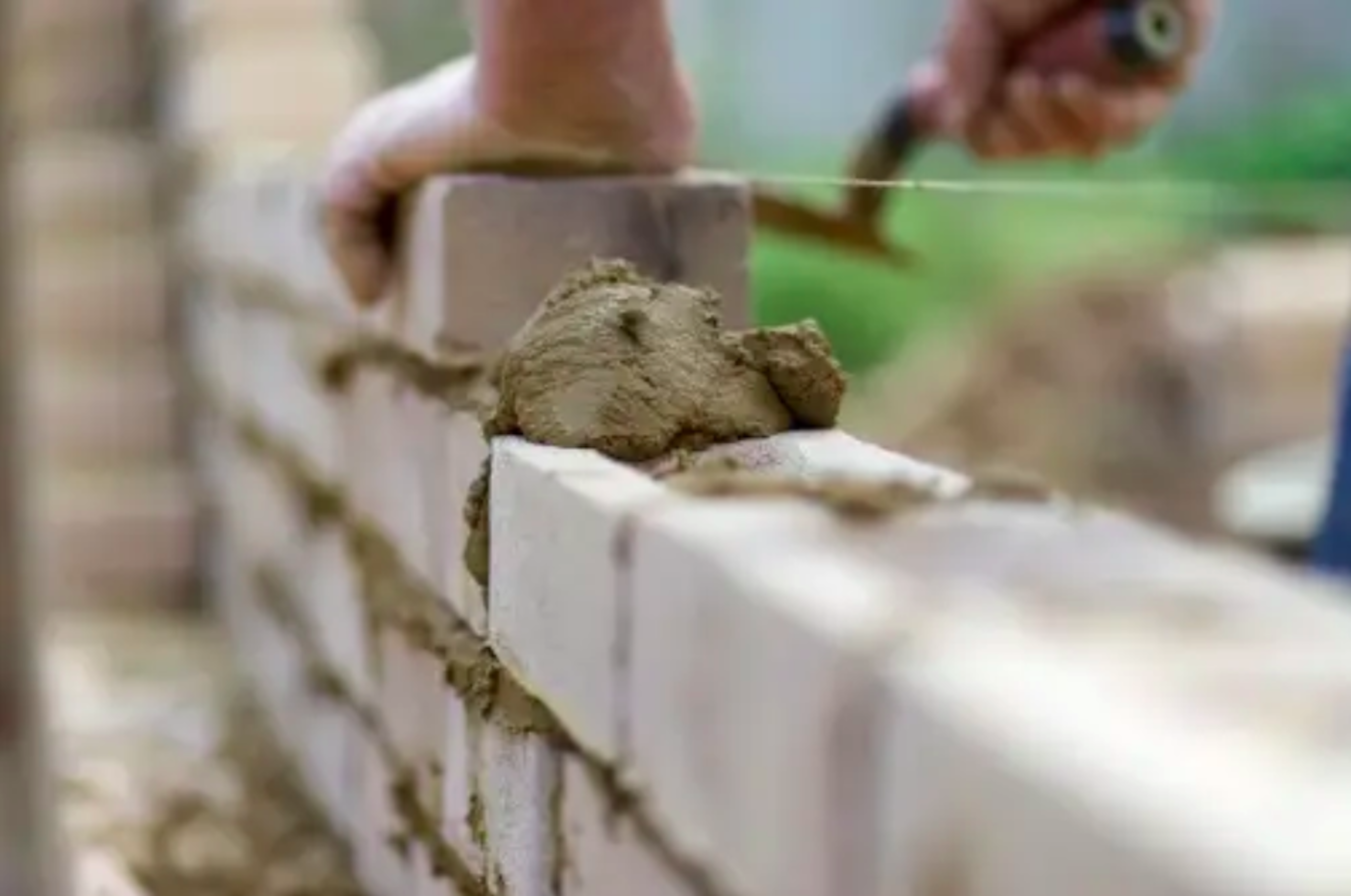 How to Become a Bricklayer in the UK: A Step-by-Step Guide